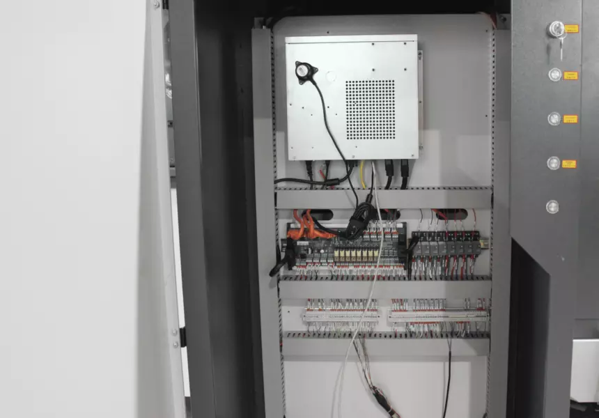lazernyj-stanok-po-metallu-elixmate-sc-2060
